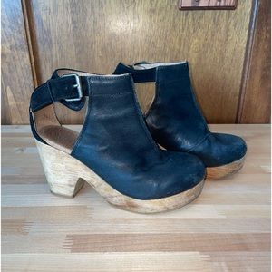 Free People Clogs
